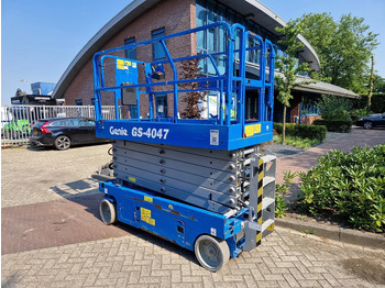 Scissor lift GENIE