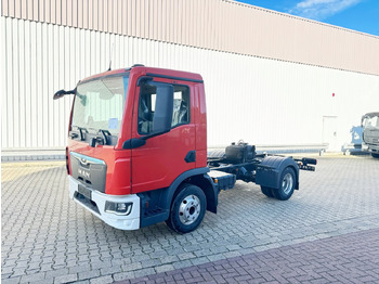 Cab chassis truck MAN TGL