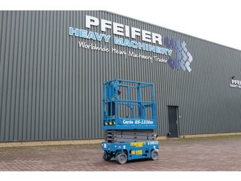 Scissor lift GENIE