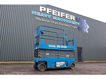 Scissor lift GENIE