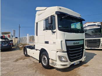 Tractor truck DAF XF 530