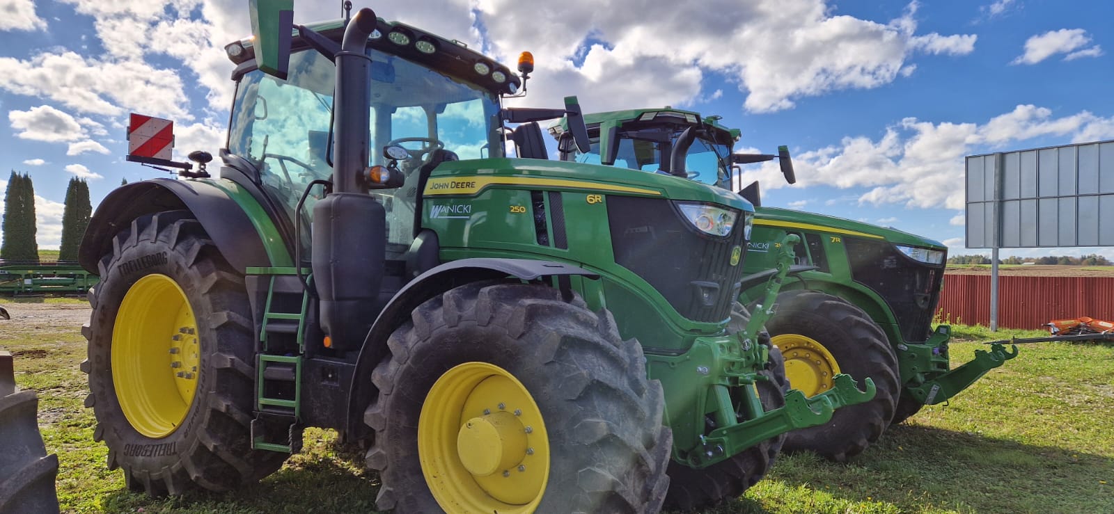 Farm tractor JOHN DEERE 6R 250