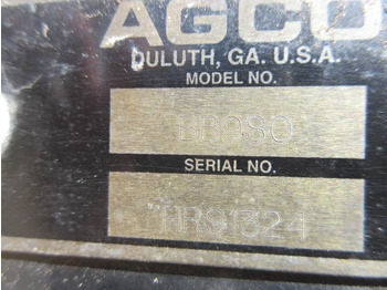 Square baler New Holland BB980 Damaged / Skadad: picture 2 Square baler New Holland BB980 Damaged / Skadad: picture 2