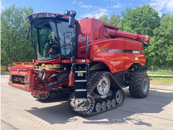 Combine harvester CASE IH