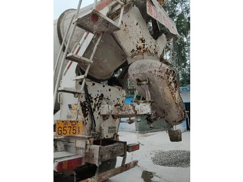 Concrete mixer truck XCMG Official G4804B Used Cement Concrete Mixer 12m³ Concrete Mixer Truck HOWO: picture 4 Concrete mixer truck XCMG Official G4804B Used Cement Concrete Mixer 12m³ Concrete Mixer Truck HOWO: picture 4