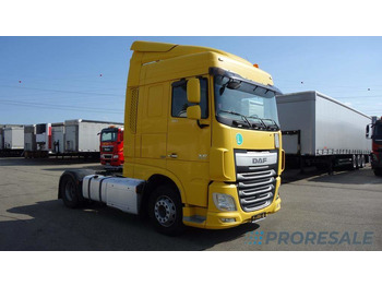 Tractor truck DAF XF 460