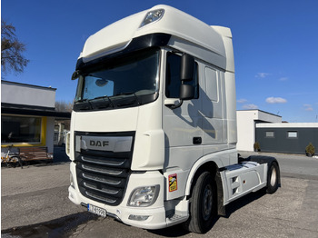 Tractor truck DAF XF 530