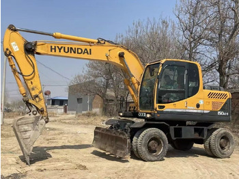 Wheel excavator HYUNDAI