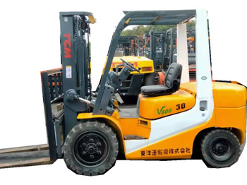 Diesel forklift TCM