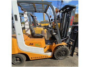 Diesel forklift TCM