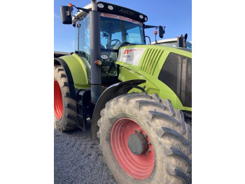 Farm tractor CLAAS Axion 820