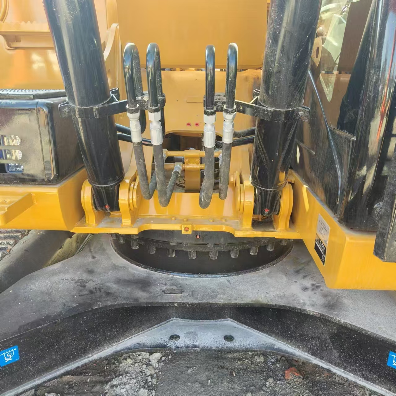 Crawler excavator CATERPILLAR 323D: picture 3 Crawler excavator CATERPILLAR 323D: picture 3