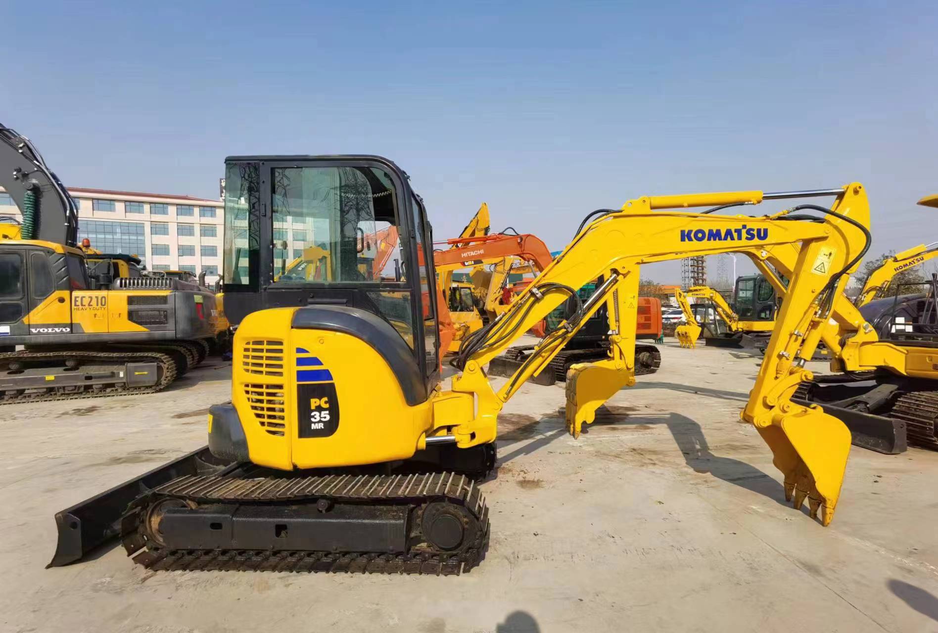 Mini excavator KOMATSU PC35