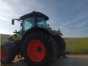 Farm tractor CLAAS Axion 830