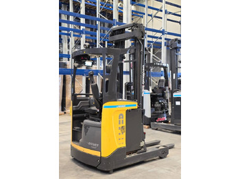 Reach truck UNICARRIERS