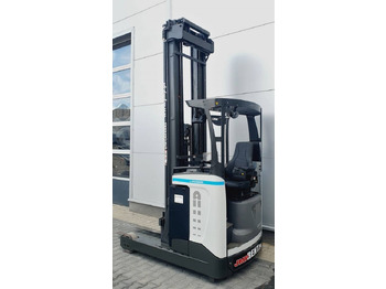 Reach truck UNICARRIERS