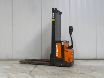 Stacker DOOSAN