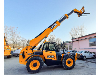 Wheel loader JCB