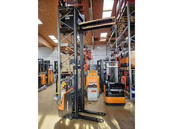 Stacker DOOSAN