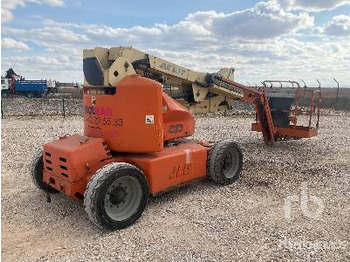 Articulated boom JLG