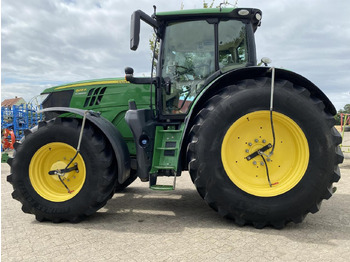 Farm tractor John Deere 6215R: picture 4