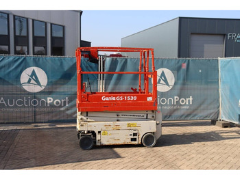 Scissor lift GENIE