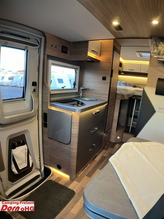 Semi-integrated motorhome Weinsberg CaraCompact Suite 640 MEG EDITION [PEPPER] Mietw: picture 12