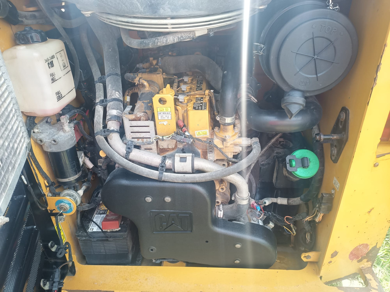 Skid steer loader CATERPILLAR 262 D XPS: picture 8