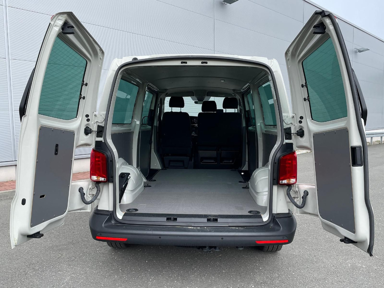 New Car Volkswagen T6.1 Transporter 2.0 TDI lang 4MOTION SITZHZ NAV: picture 31 New Car Volkswagen T6.1 Transporter 2.0 TDI lang 4MOTION SITZHZ NAV: picture 31