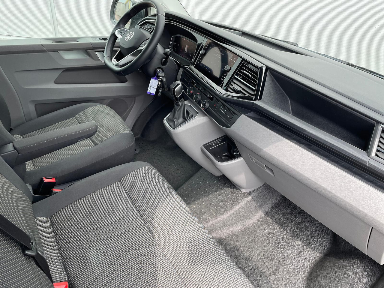 New Car Volkswagen T6.1 Transporter 2.0 TDI lang 4MOTION SITZHZ NAV: picture 27 New Car Volkswagen T6.1 Transporter 2.0 TDI lang 4MOTION SITZHZ NAV: picture 27