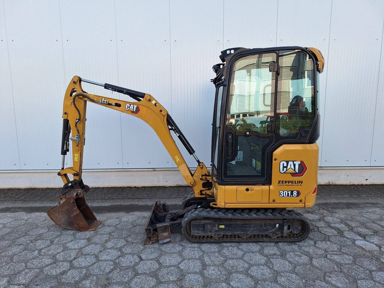 Crawler excavator CAT 301.8-05: picture 7