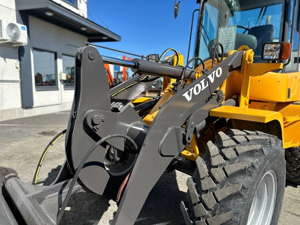 Wheel loader Volvo L 30 B: picture 11