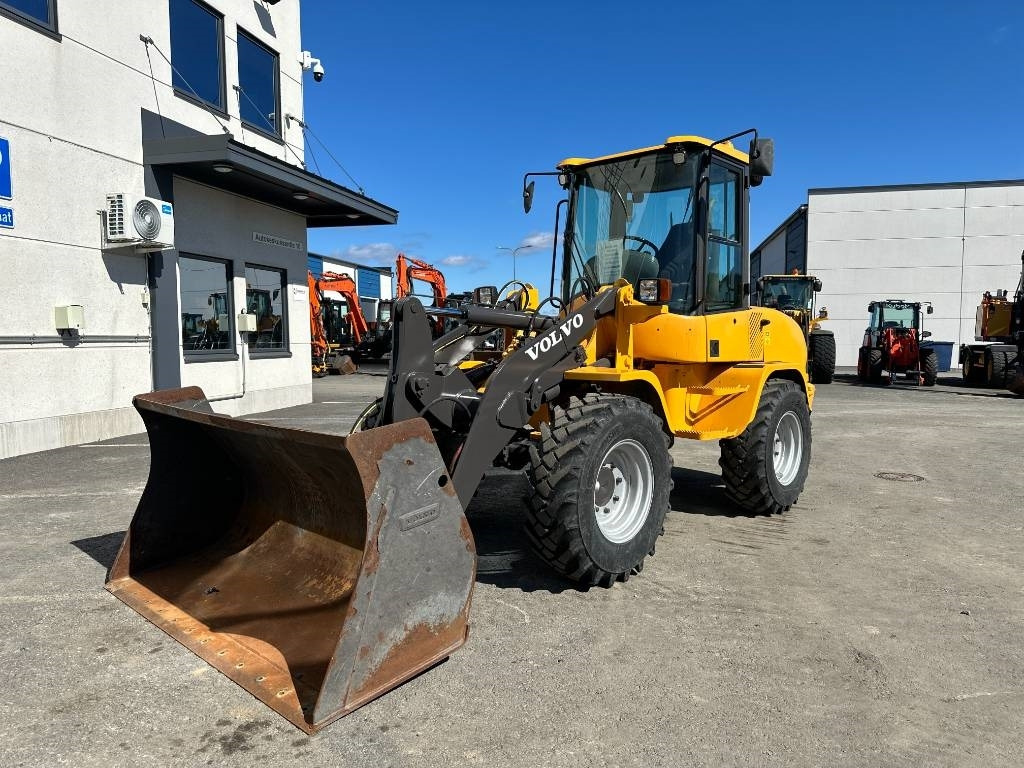 Wheel loader Volvo L 30 B: picture 8