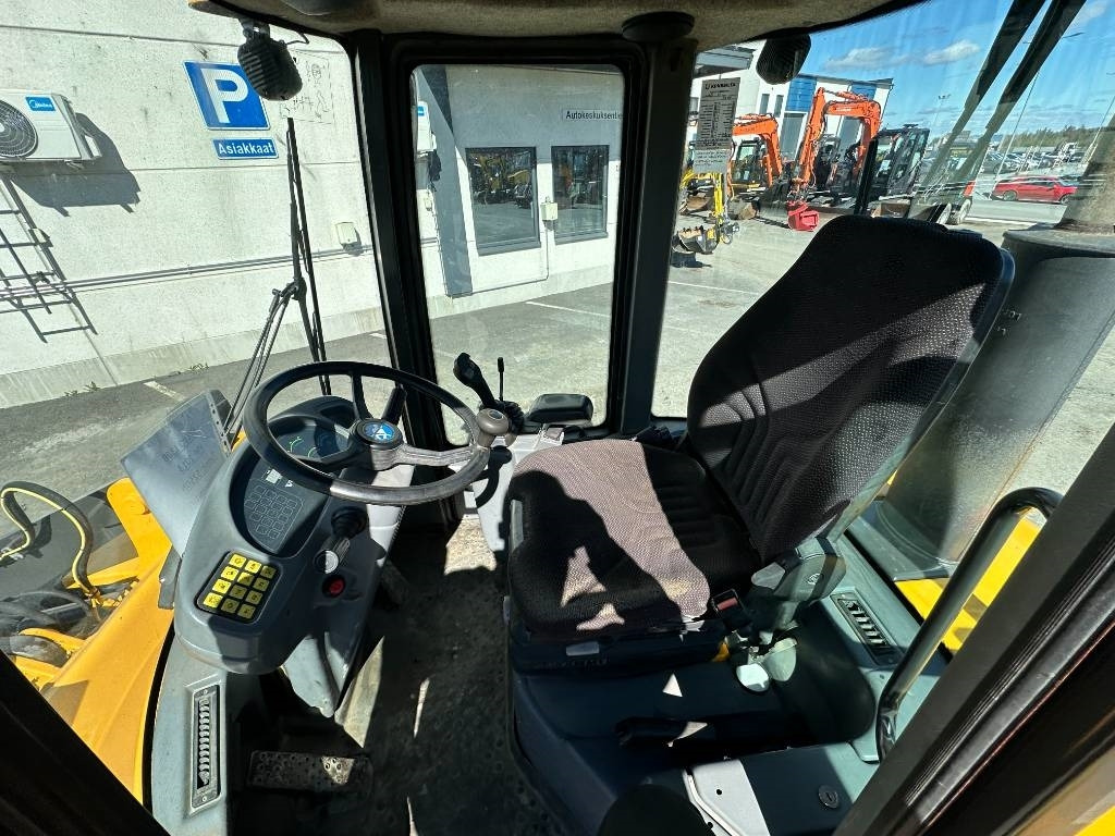 Wheel loader Volvo L 30 B: picture 18