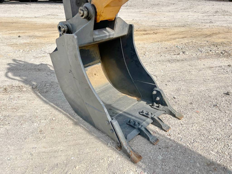 Backhoe loader Case 851FX Plus 4WD - New / Unused / Telescopic: picture 17