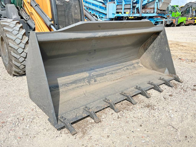 Backhoe loader Case 851FX Plus 4WD - New / Unused / Telescopic: picture 11