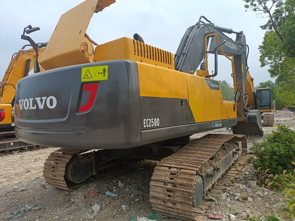 Crawler excavator Volvo EC 250 D L: picture 9