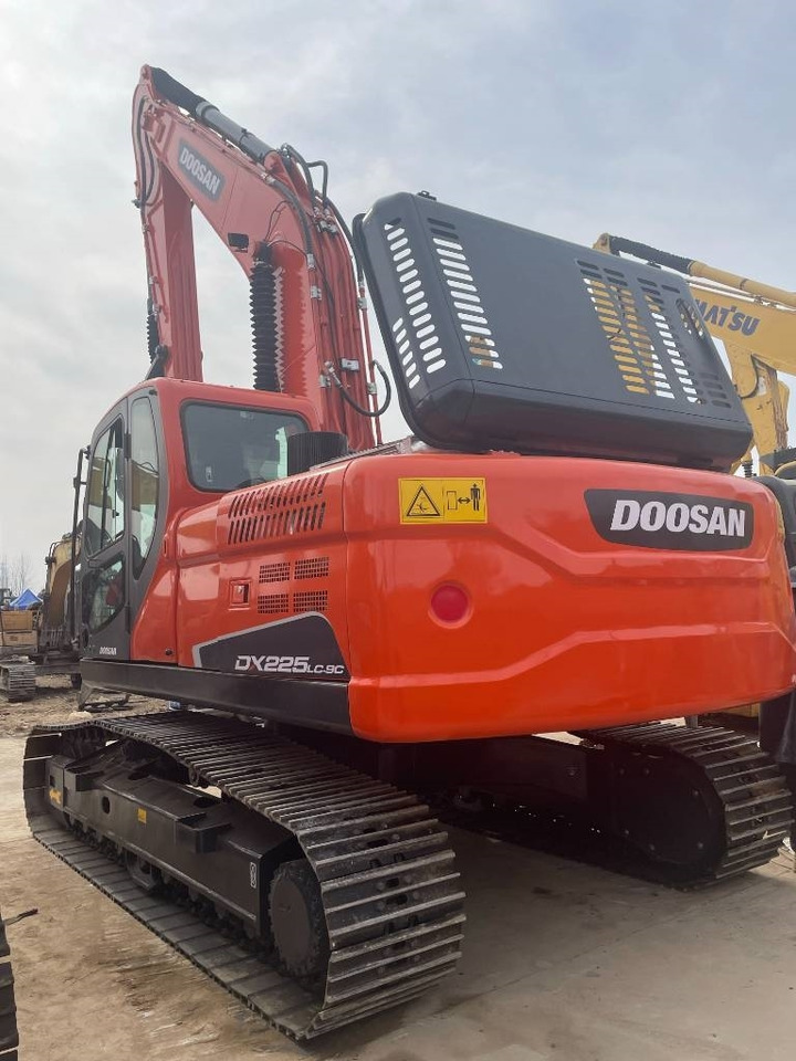 Crawler excavator Doosan DX 225 LC: picture 9