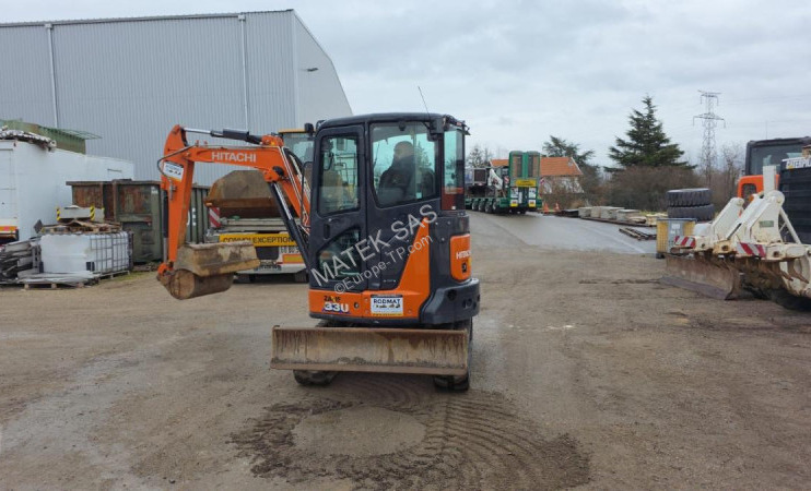 Mini excavator Hitachi ZX33U3: picture 13