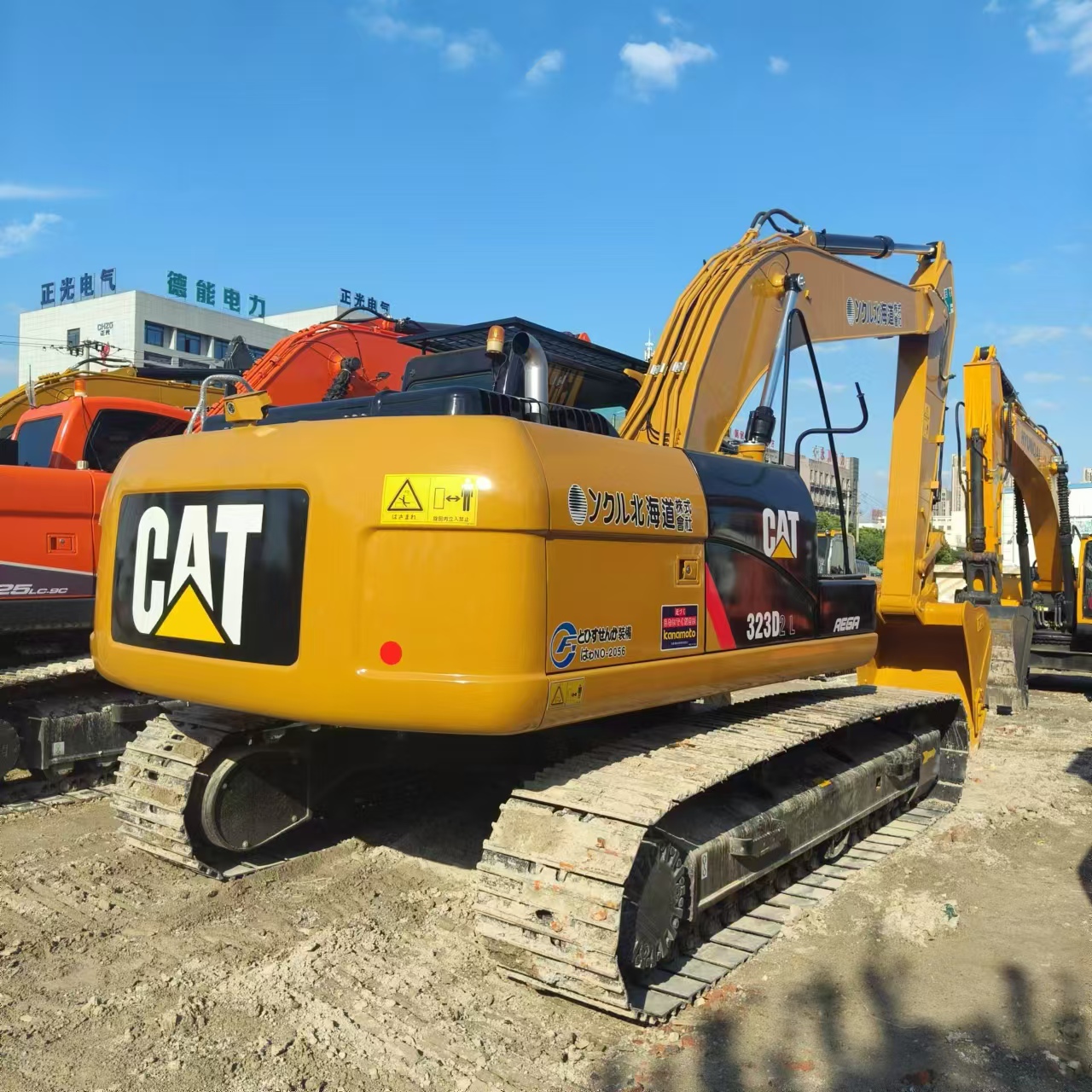 Crawler excavator CATERPILLAR 323D: picture 17 Crawler excavator CATERPILLAR 323D: picture 17