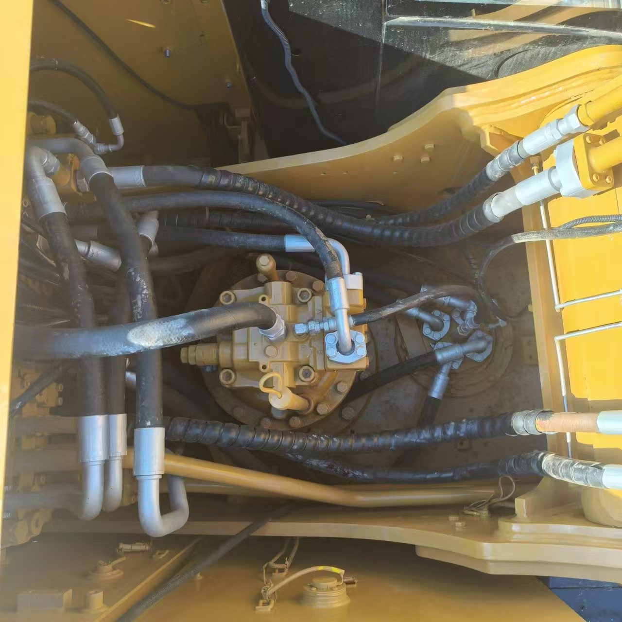 Crawler excavator CATERPILLAR 323D: picture 14 Crawler excavator CATERPILLAR 323D: picture 14