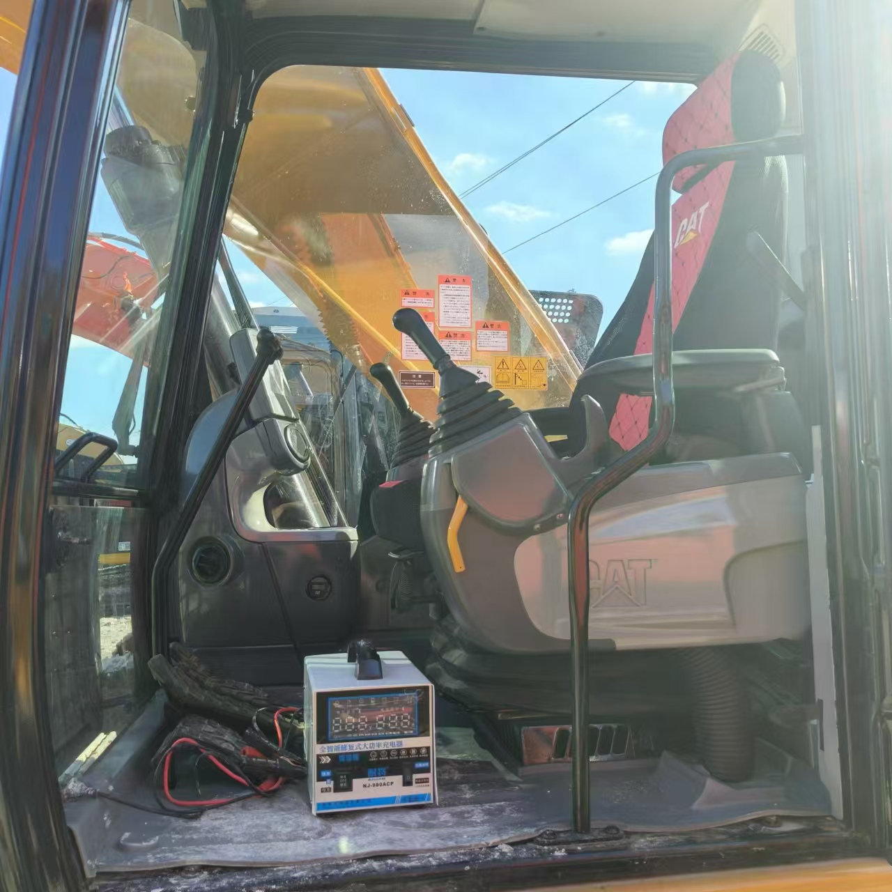 Crawler excavator CATERPILLAR 323D: picture 7 Crawler excavator CATERPILLAR 323D: picture 7