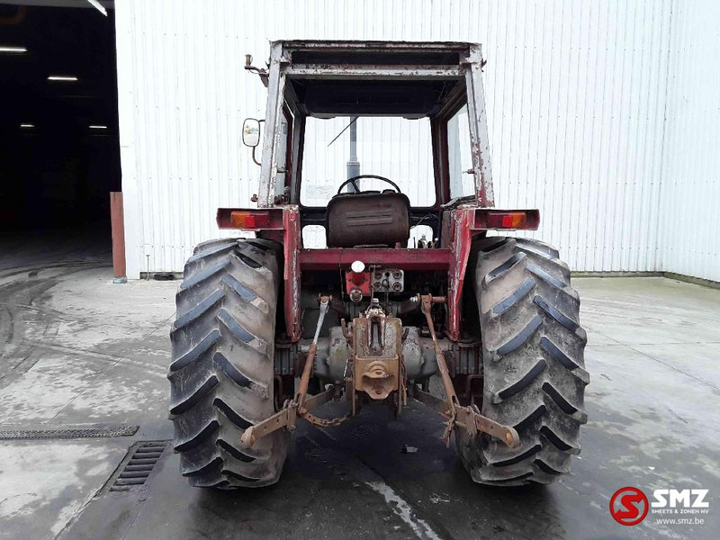 Farm tractor Massey Ferguson 560: picture 11