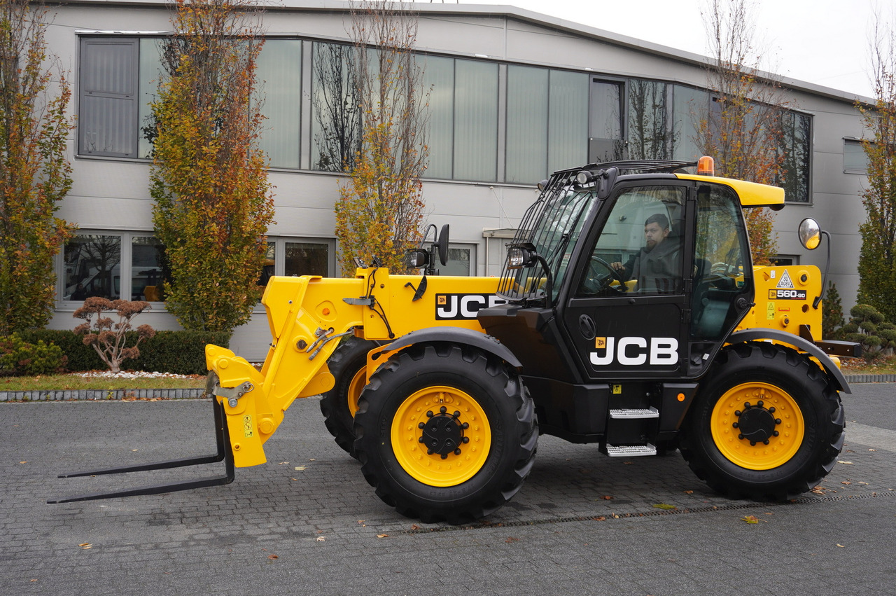 Telescopic wheel loader JCB 560-80 / 6 ton lifting capacity / power 146 HP: picture 7