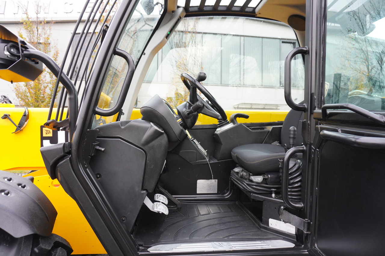 JCB 560-80 / 6 ton lifting capacity / power 146 HP leasing JCB 560-80 / 6 ton lifting capacity / power 146 HP: picture 18