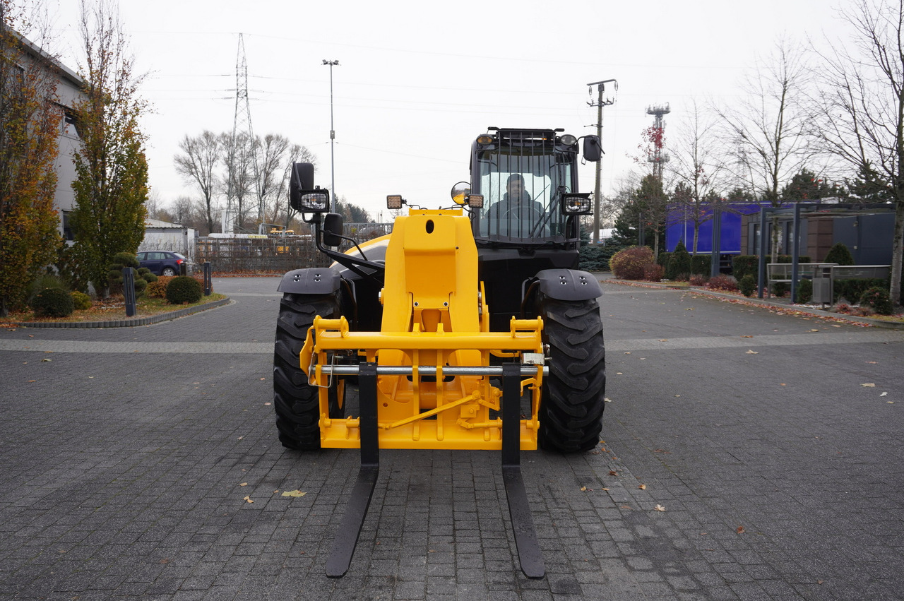 Telescopic wheel loader JCB 560-80 / 6 ton lifting capacity / power 146 HP: picture 16