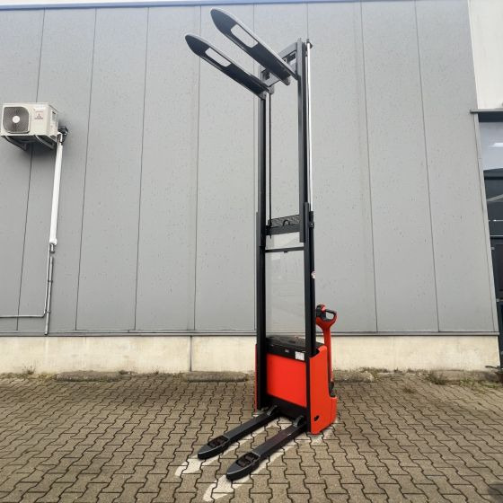 Stacker Linde L12 (1172): picture 8