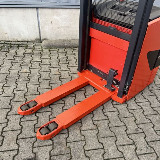 Stacker Linde L20 (1173): picture 6