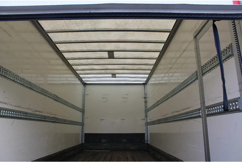 Box truck DAF LF 210 + EURO 6 + LIFT: picture 9