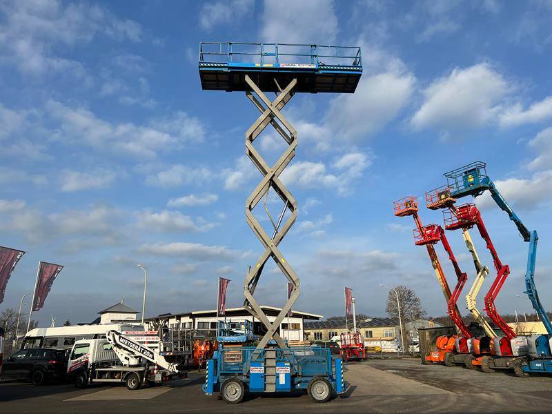 Scissor lift Genie GS4390 RT diesel 4x4 15m (1541): picture 13